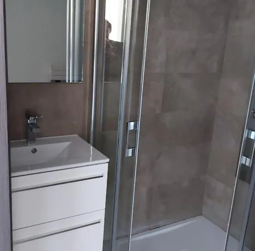 Neuf A 5 Min De La Et De L'aeroport Appartement *